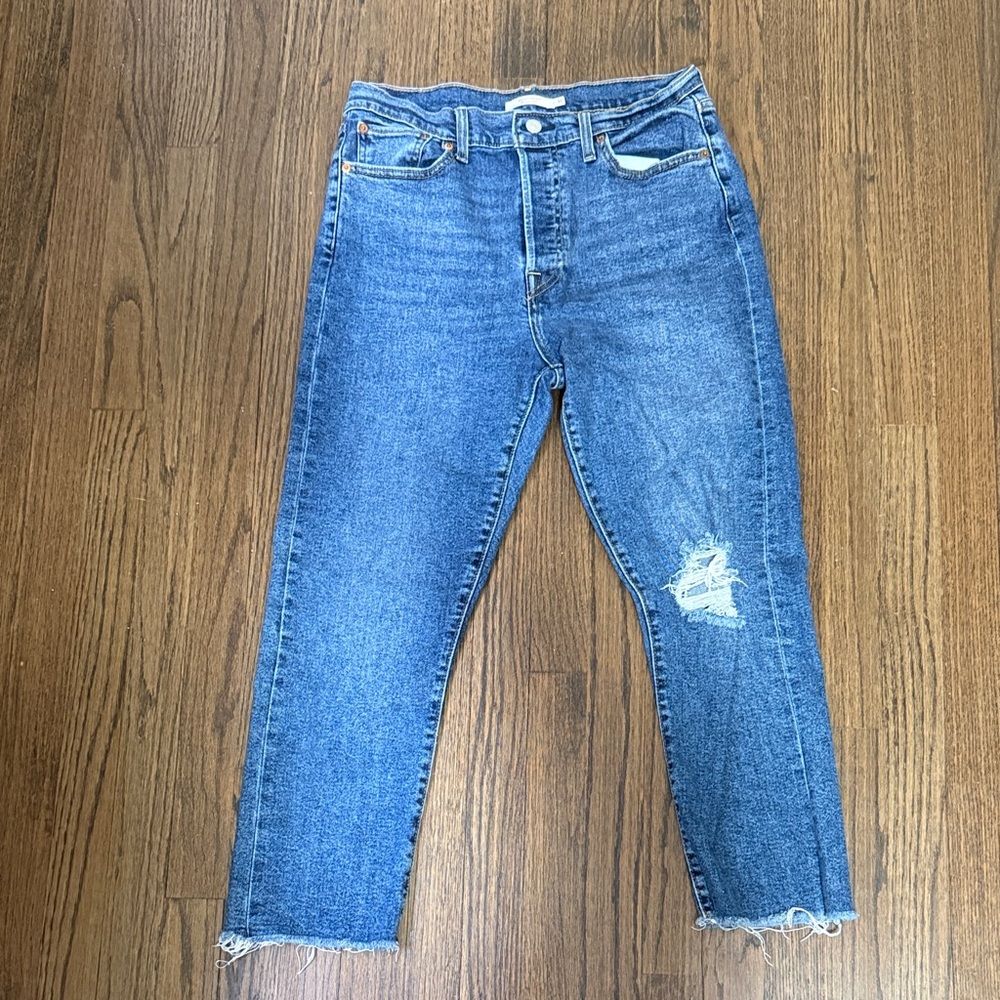 Levi’s Classic High-Rise Blue Distressed Women's Jeans